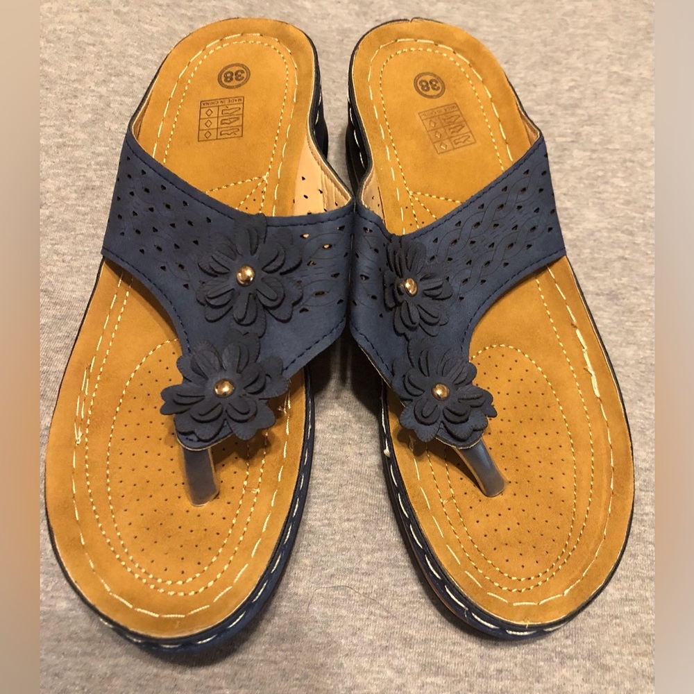 New sandal flip flops size 38/7